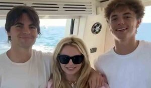 Hijo de Britney Spears responde a rumores sobre la cantante